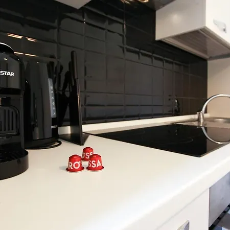 Station Spacious 2br Flat *