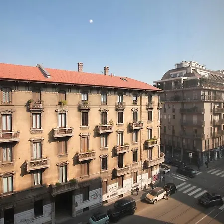 Station Spacious 2br Flat 아파트 *