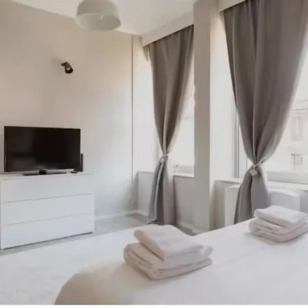 Station Spacious 2br Flat 아파트 밀라노