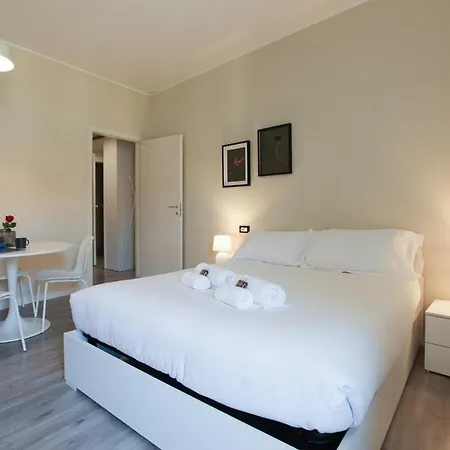 Station Spacious 2br Flat 아파트 *