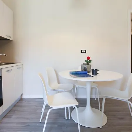 Station Spacious 2br Flat Milan