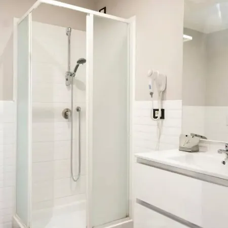 Station Spacious 2br Flat